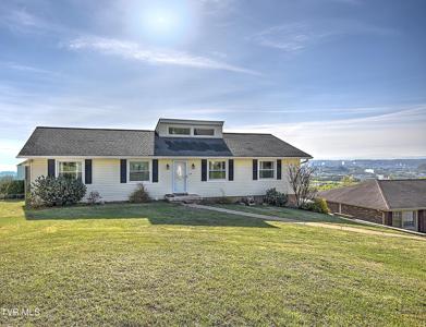 1023 Starling Drive