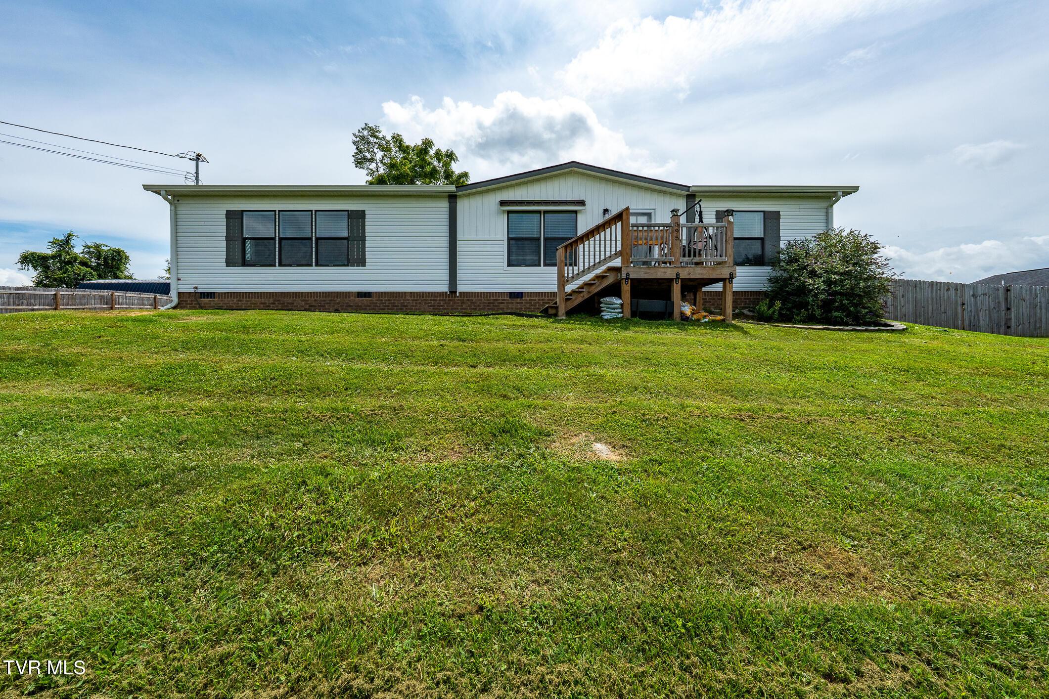 Image 1: 595 Summerville Road (7 of 53)