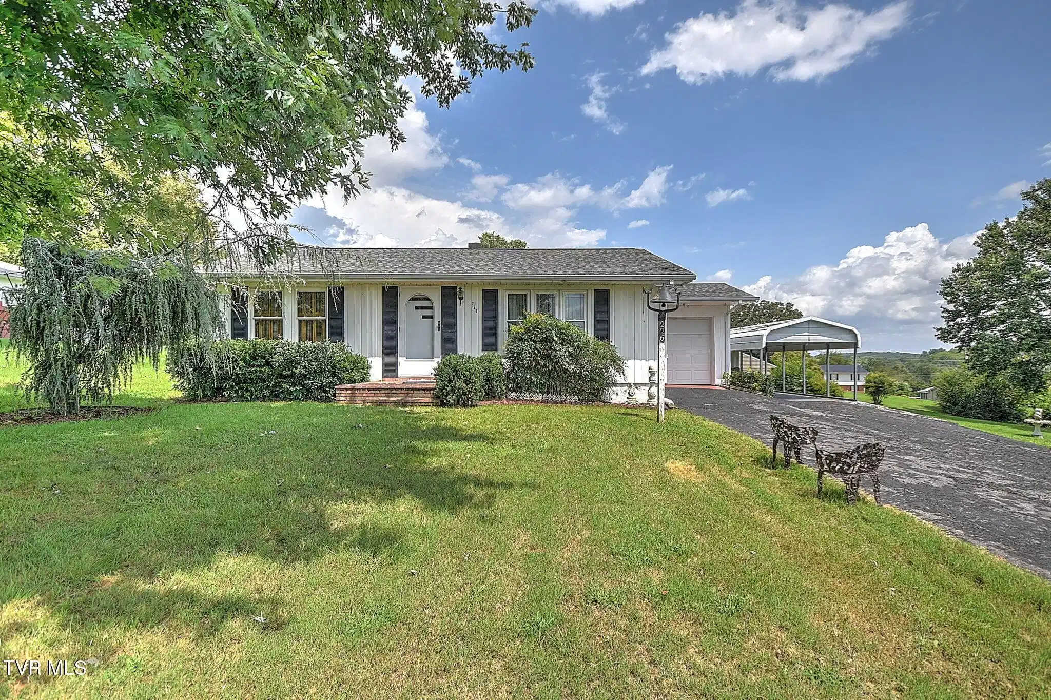 Image 1: 3-web-or-mls-226 Concord LF-3