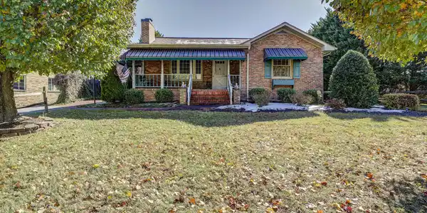 1208 North Main Avenue