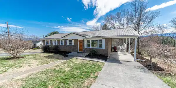 908 Locklaine Drive