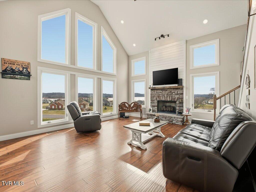 Image 4: 5017 Serenity Drive - 4