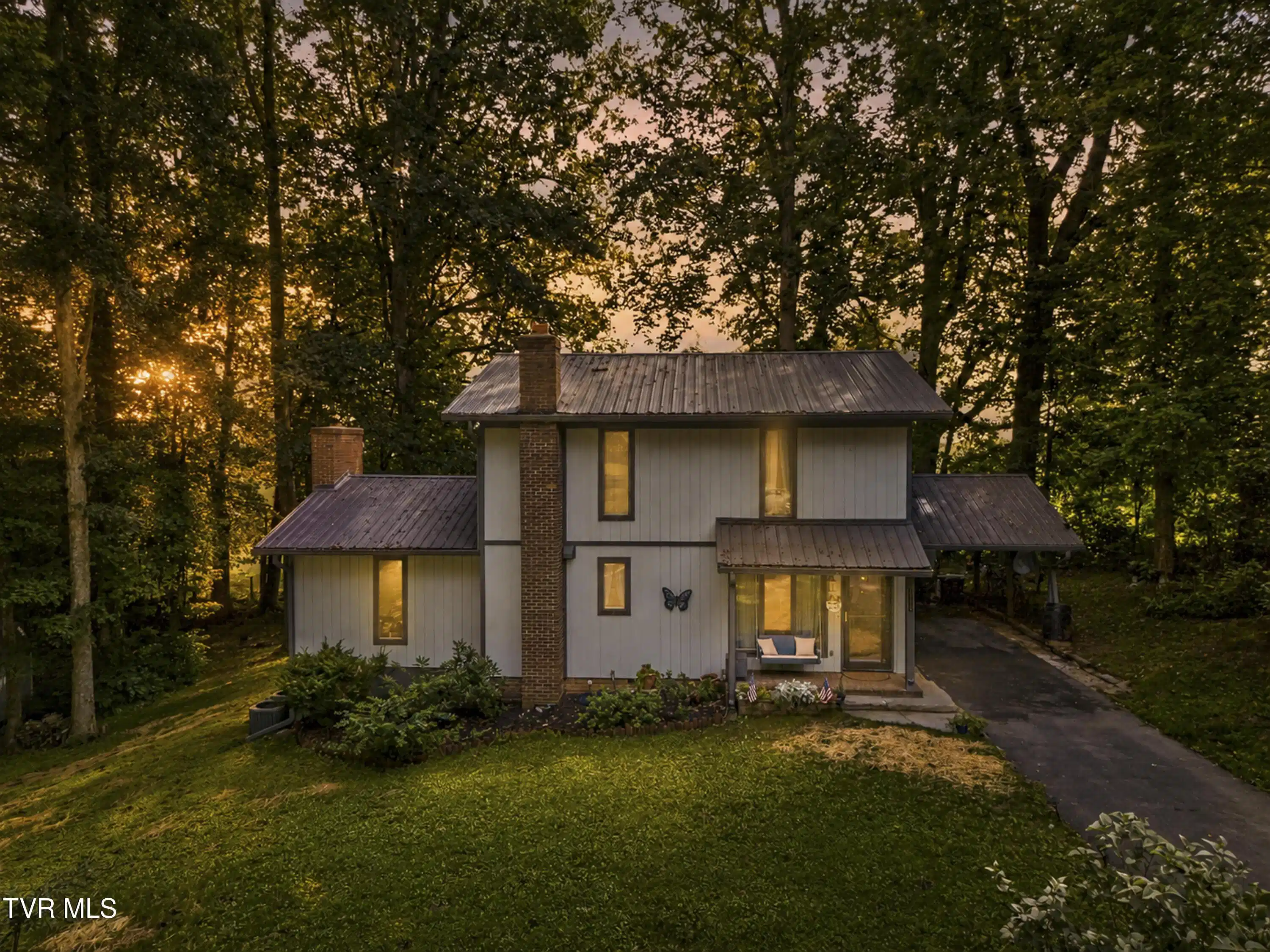 Image 1: 18424 Cashmere Ct