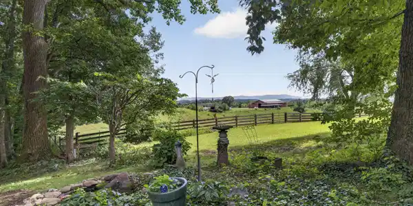 Image 3: 18424-Cashmere-Ct-Abingdon-Va Anslee-Coo