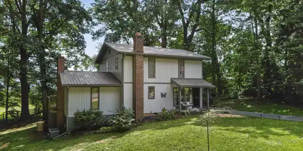 Image 4: 18424-Cashmere-Ct-Abingdon-Va Anslee-Coo