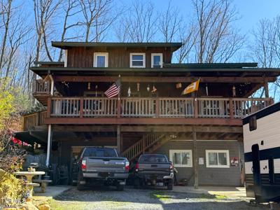 180 North Grand Country Drive