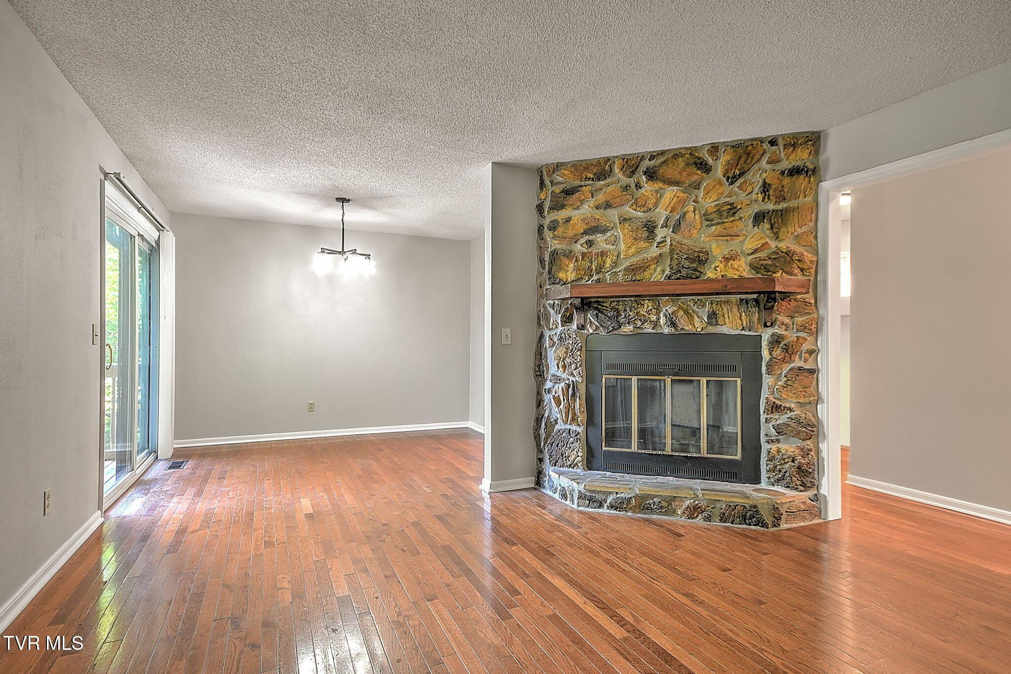 Image 4: 5-web-or-mls-513A Pilgrim Ct Gunit-5