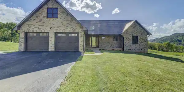 138 Ray Cemetery Road