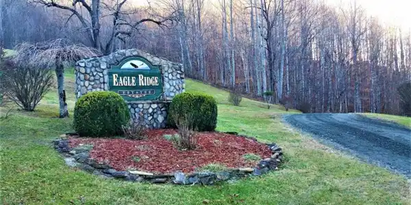11 Roan Springs Lane