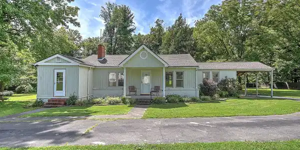 851 Adkins Lane