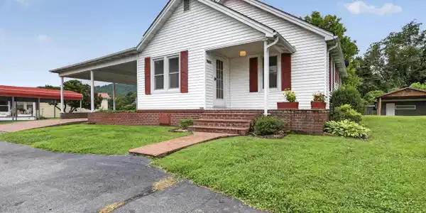 31198 Nova Drive