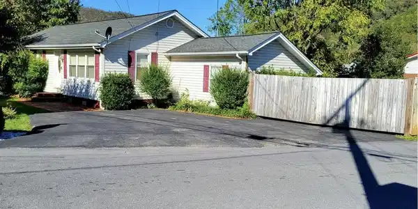 615 Crook Street
