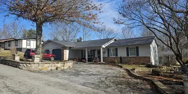 305 Southeast Apple Drive