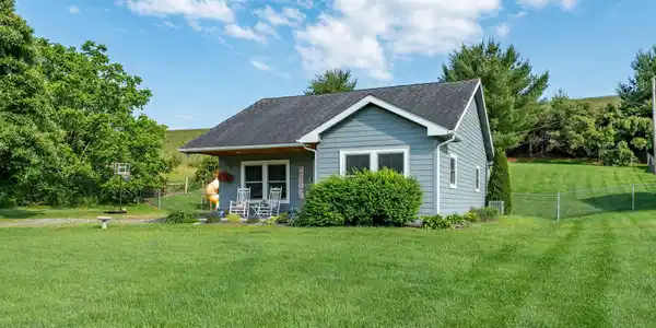 6151 Highway 67 W