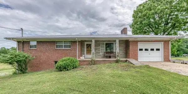 2390 Highway 107