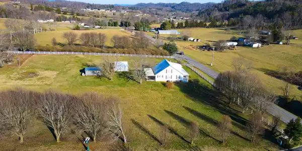 Image 2: 48 Aerial Frontal