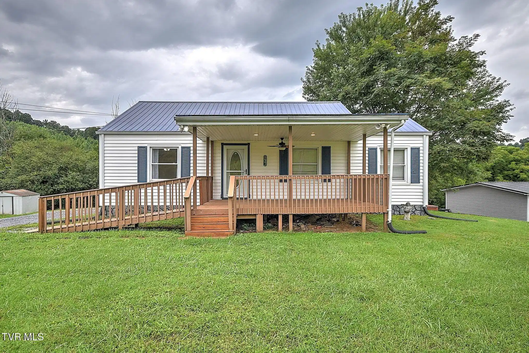 Image 1: 2-web-or-mls-2044 Siam CC-3