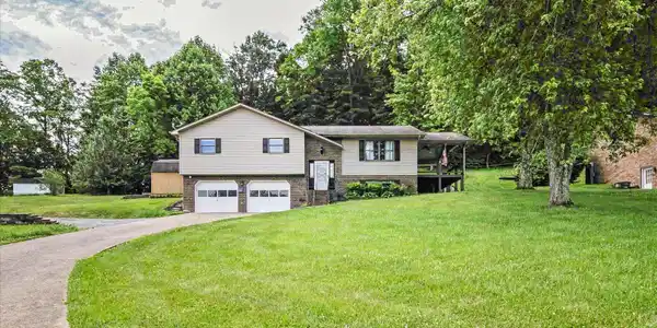 Image 2: 02-912 S Sherbrooke Cir-2