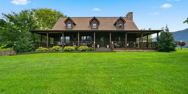 1916 Tate Springs Road