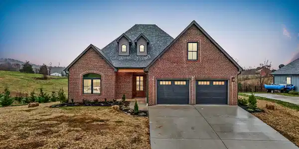 2503 Cattlemans Trail