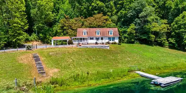 9514 Highway 11w