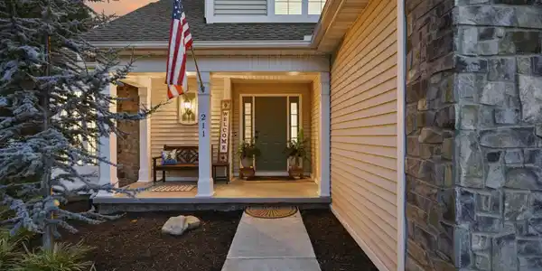 Image 4: 4_211 crystal springs cir-50