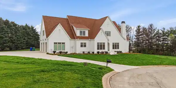 406 Lancaster Court