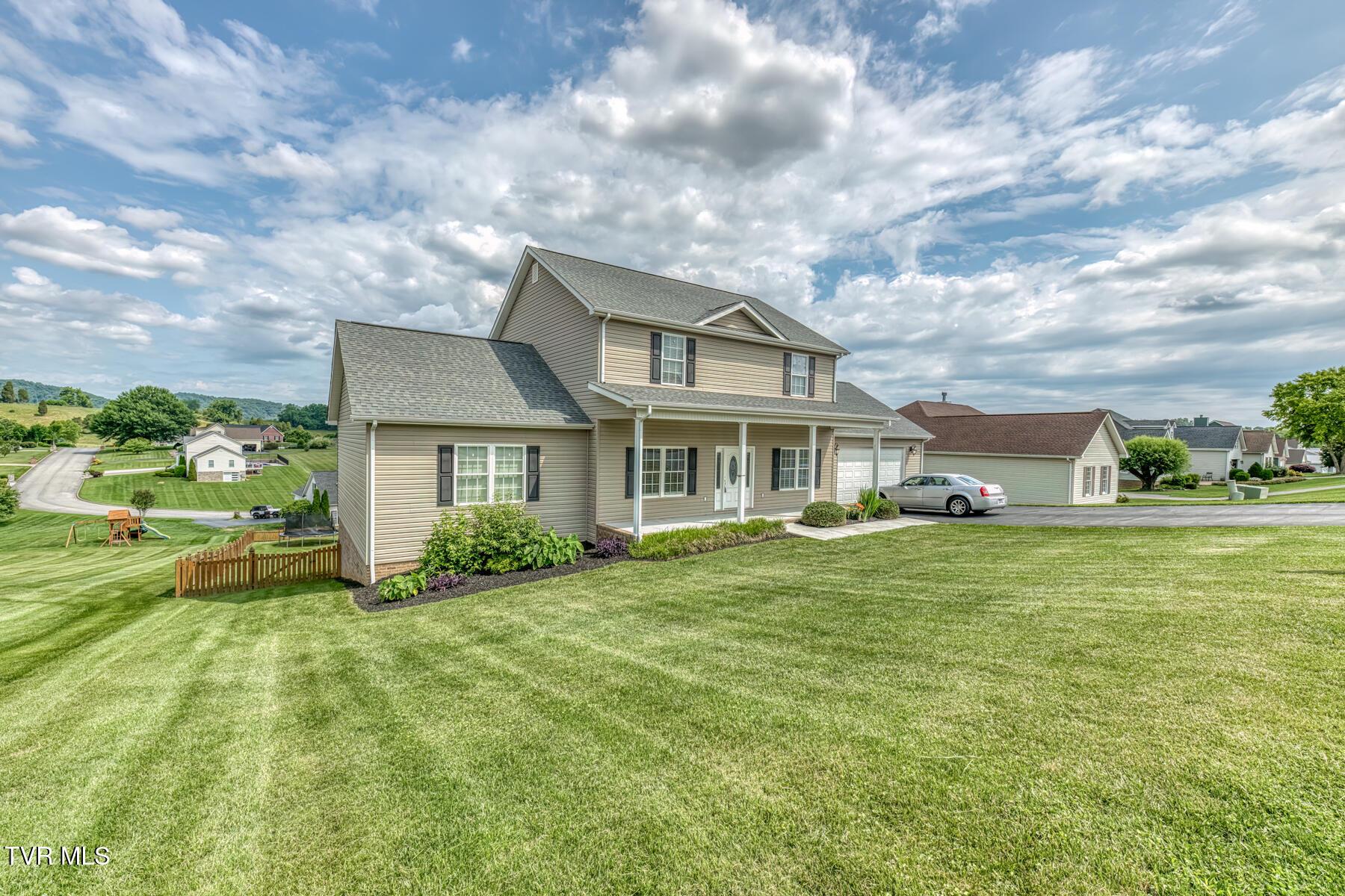 Image 1: 228 Country Meadow Cir Exteriors-12