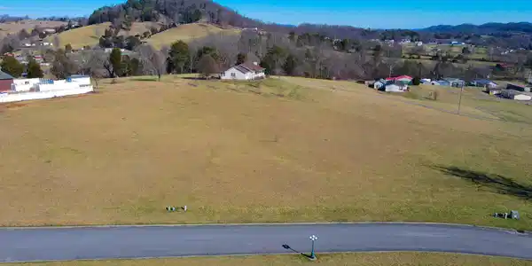 Image 4: 15-17 Aerial Frontal