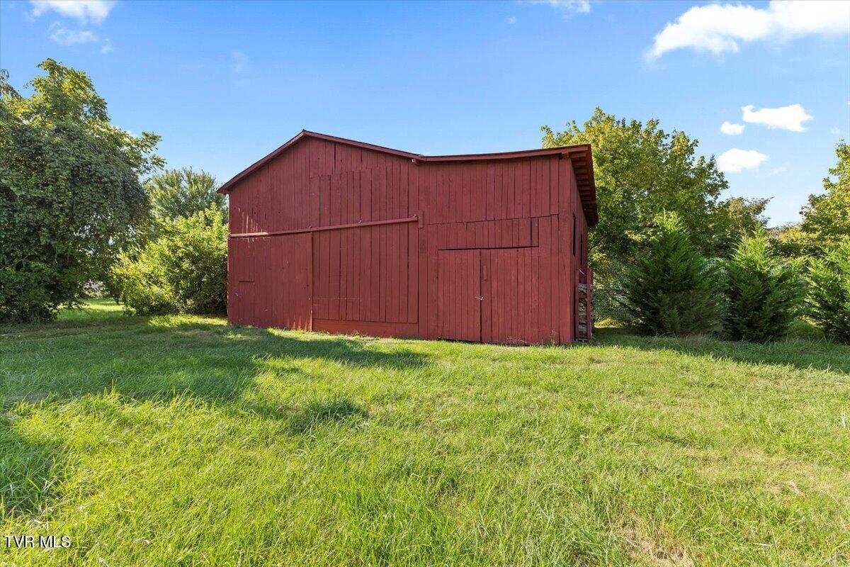Image 3: Newly painted barn