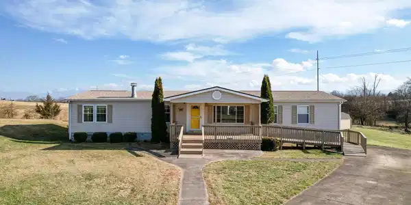 260 Carriage Lane
