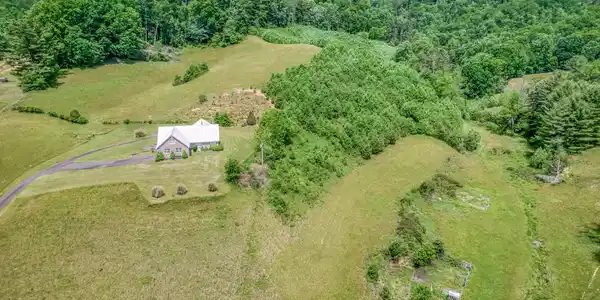Image 2: 1044 Waters Rd-2