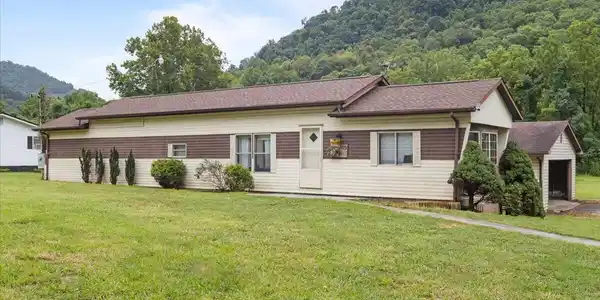 205 Jenkins Hollow Road