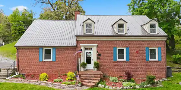 205 Northwest Highland Avenue