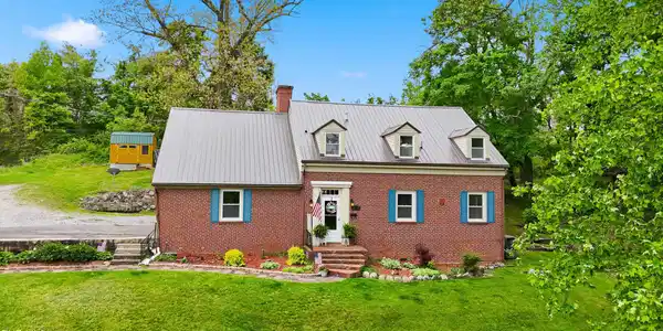 Image 3: 2_205 highland ave nw-11