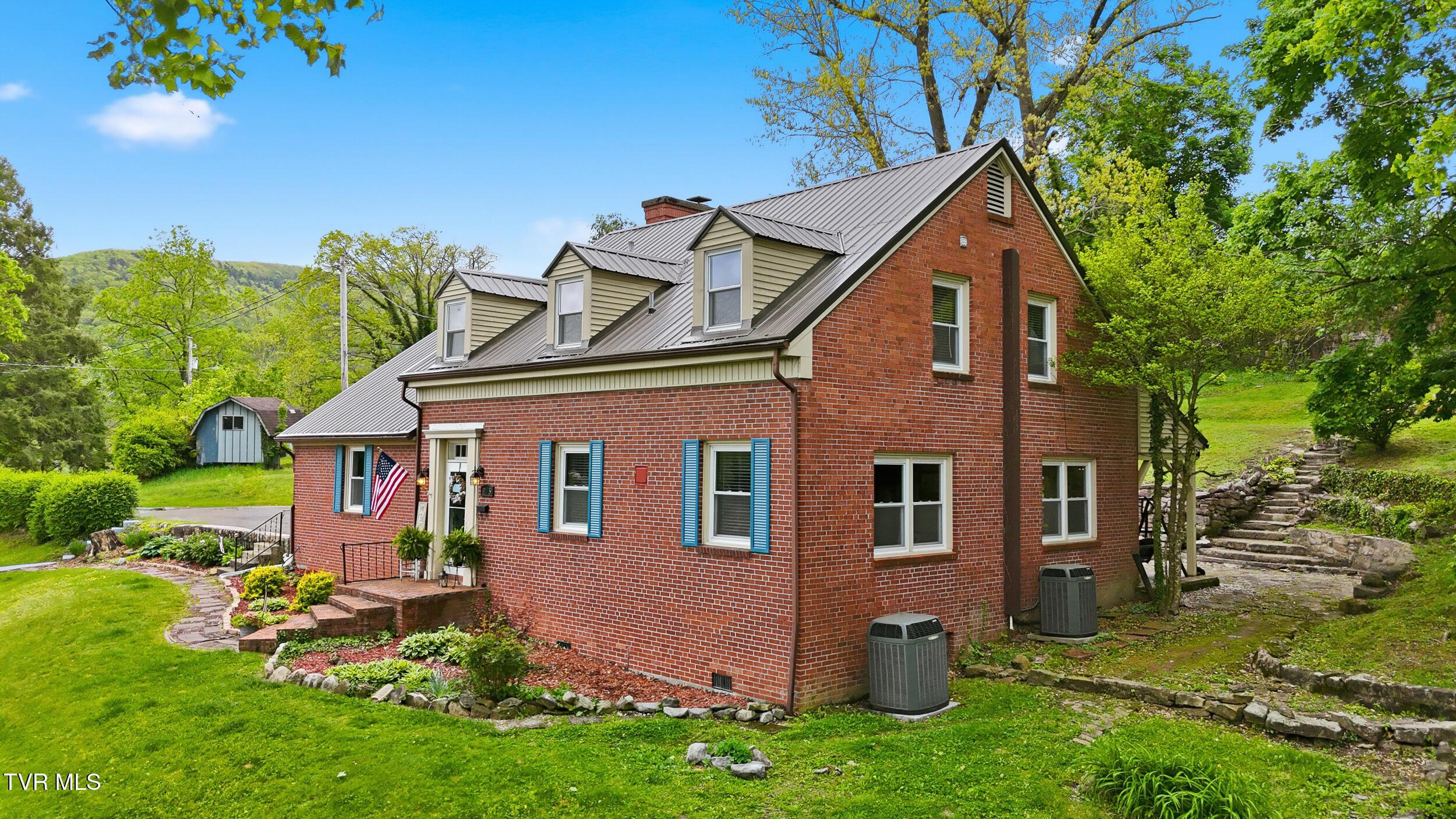 Image 4: 3_205 highland ave nw-12