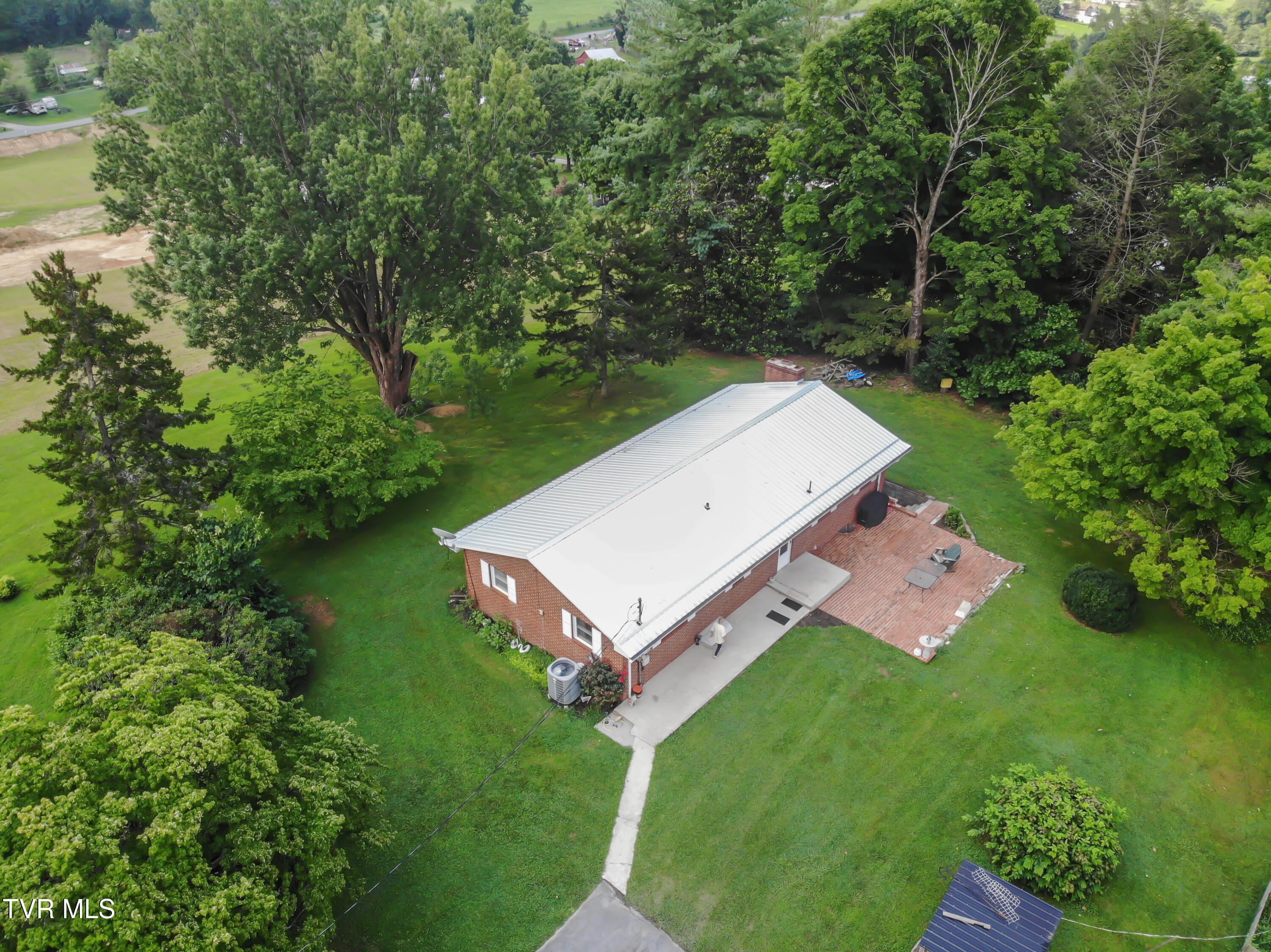 Image 3: 863 V I Ranch Road