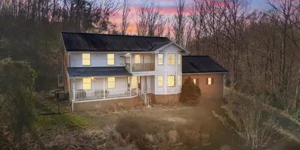 704 River Road