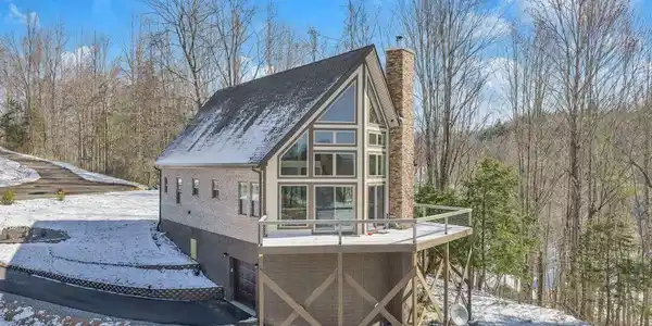 550 Ridgeview Drive