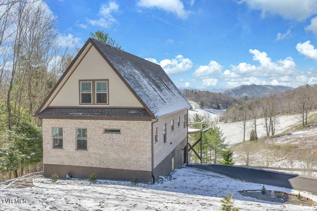 Image 4: 6-web-or-mls-DJI_20260318105151_0001_D