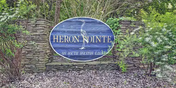 Image 3: Heron Pointe