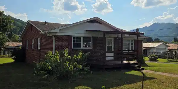 122 Dennis Cove Road