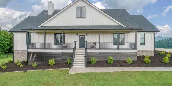 639 Treadway Trail