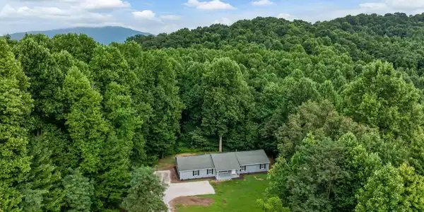 1523 Whispering Pines Road