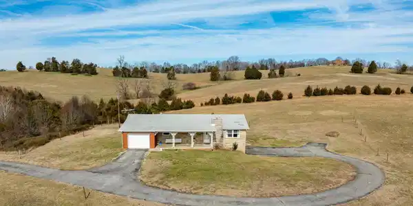 6421 Old Russellville Pike