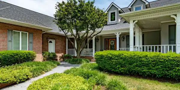 Image 2: 105 Black Thorn Dr (5 of 29)
