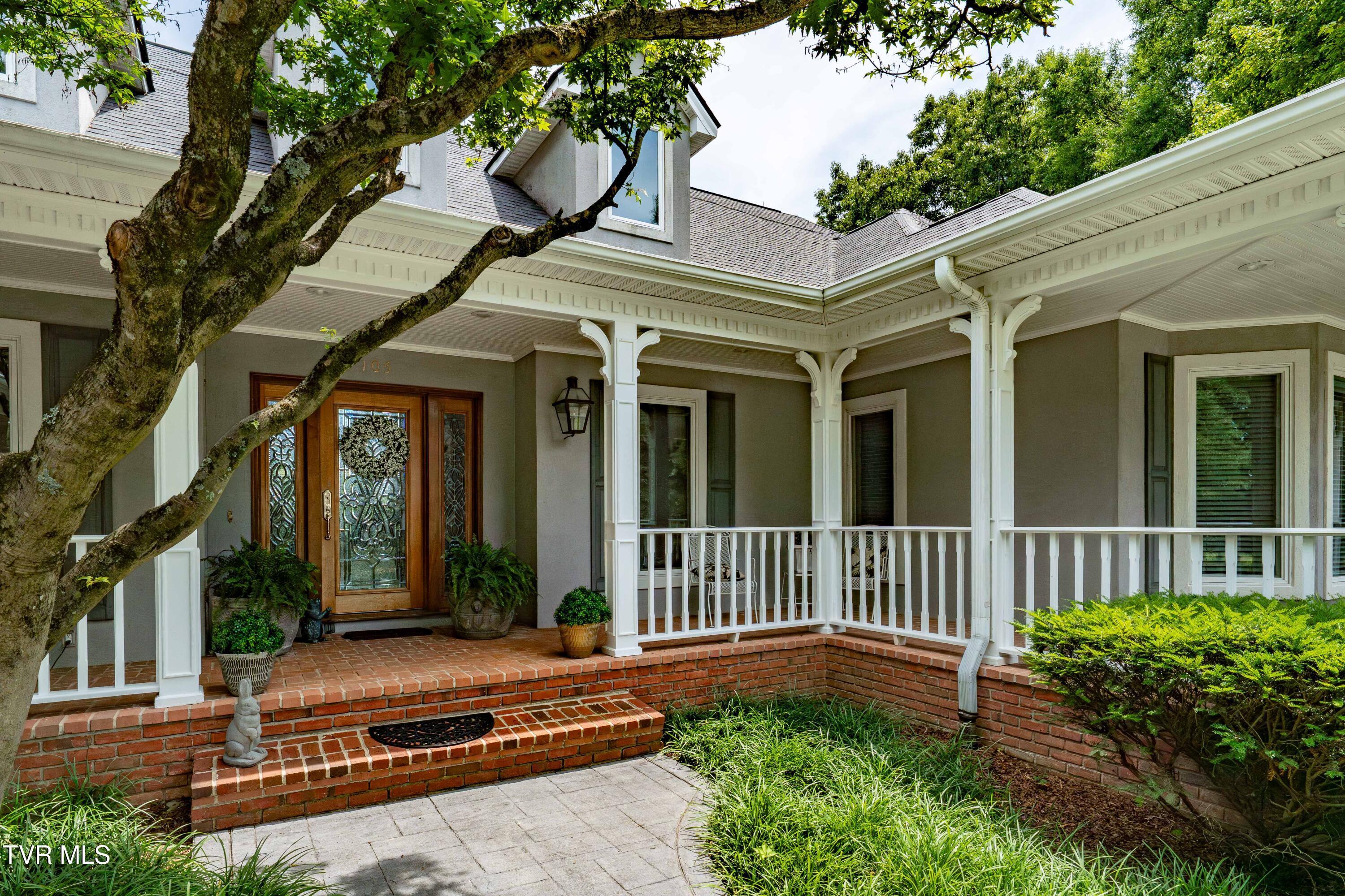 Image 4: 105 Black Thorn Dr (7 of 29)