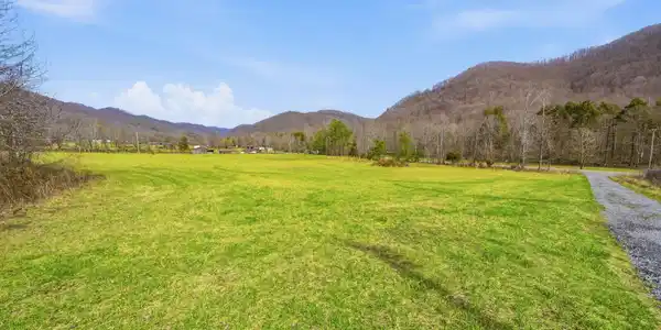 724 Dry Creek Road