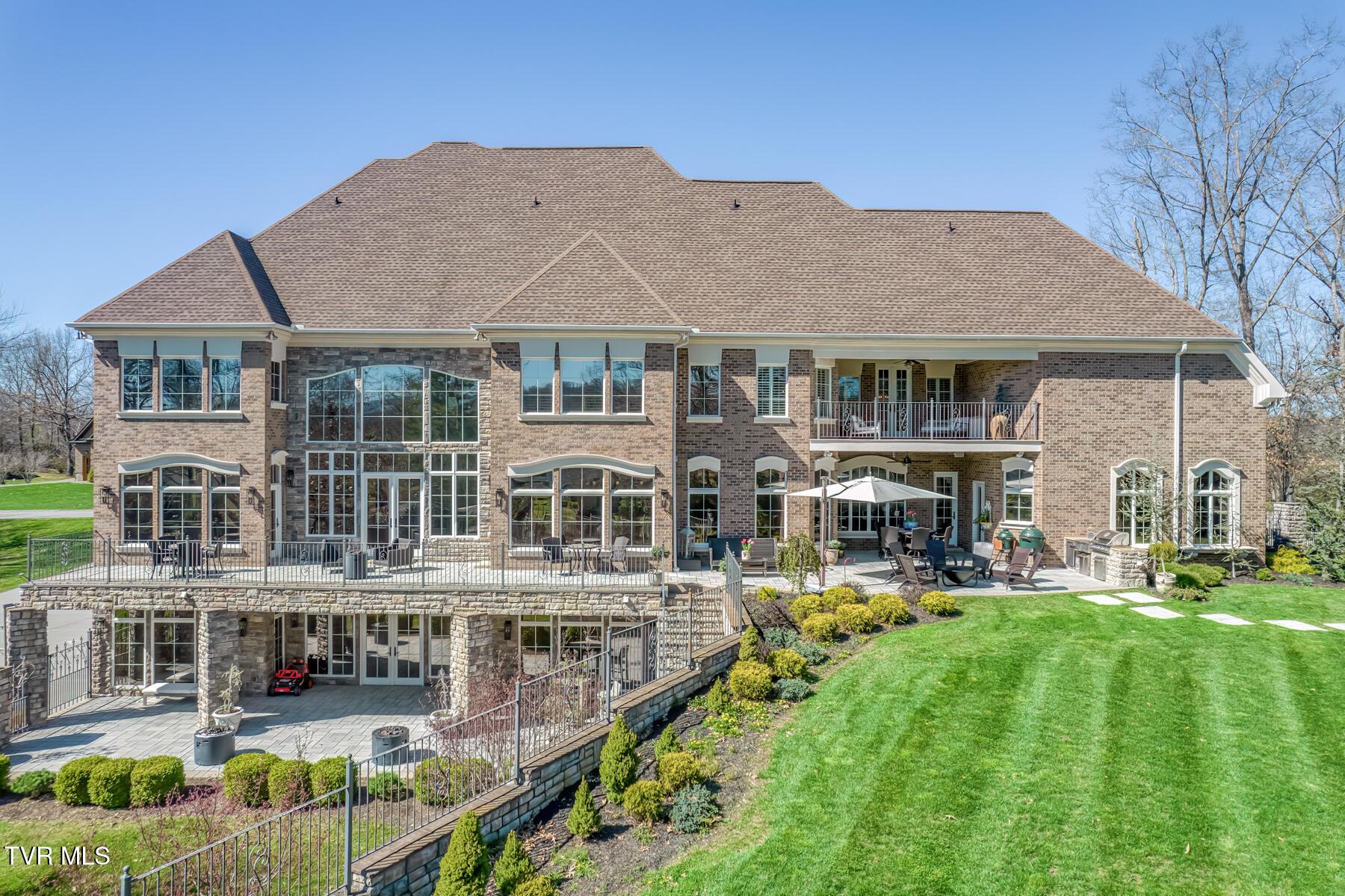 Image 2: 1128 Mountain Vista Dr