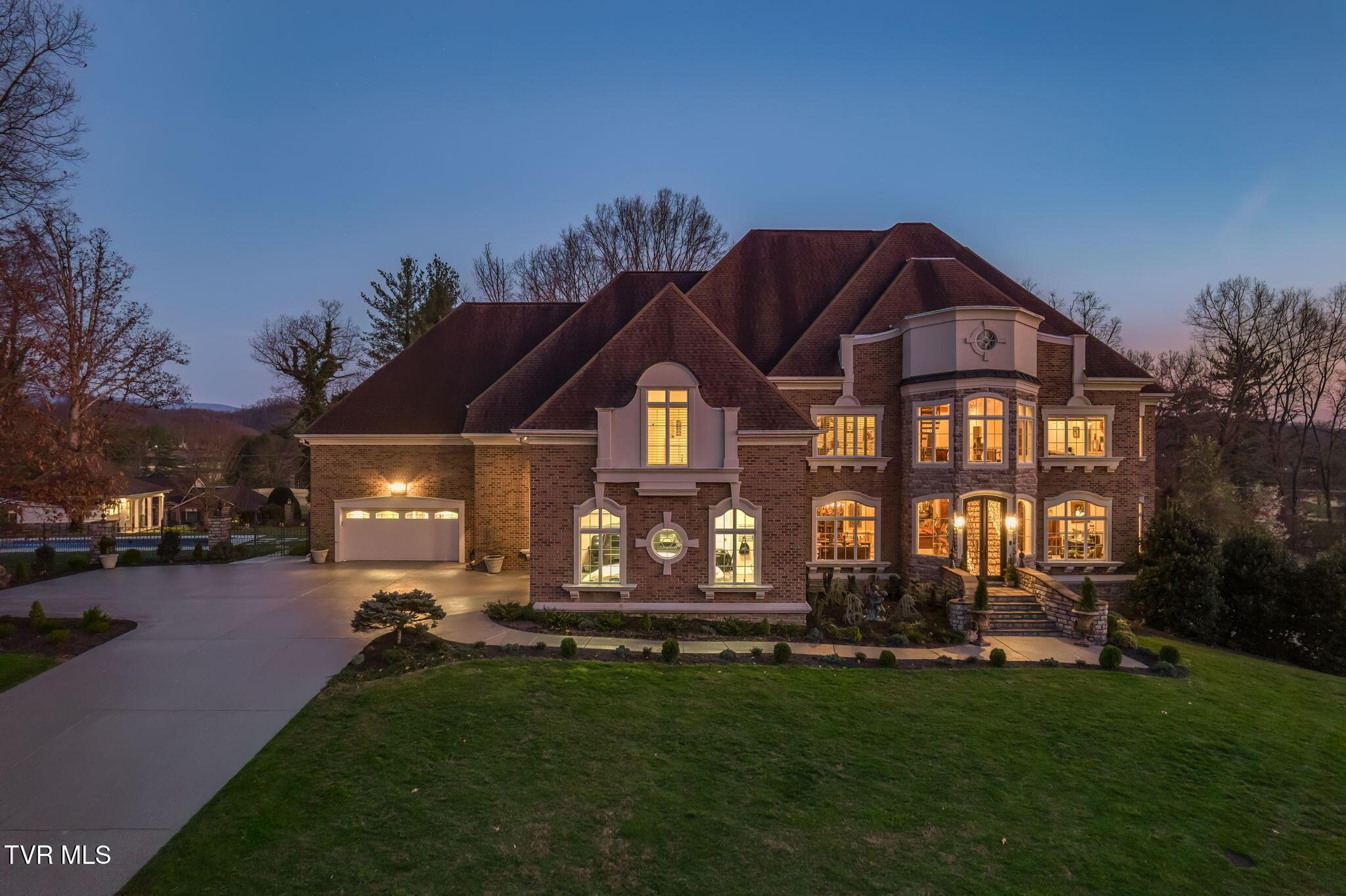 Image 3: 1128 Mountain Vista Dr